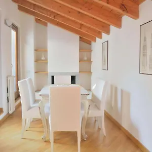 Appartamento Mansarda In Piazza Duomo, Milano